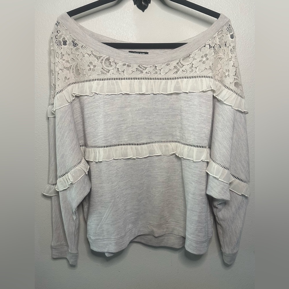 NWOT! Sz L. Adorable Cream/Tan Top! Lace, Ruffles, Light Weight! COMFORTABLE!